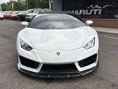 Used 2017 Lamborghini Huracan LP 580-2 RWD image 2