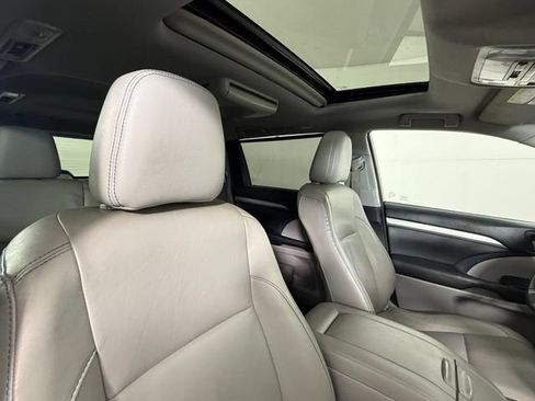 Used 2017 Toyota Highlander XLE FWD image 31