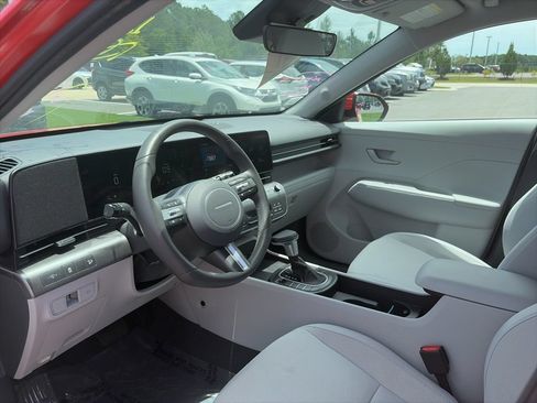 Used 2024 Hyundai Kona SEL FWD image 6