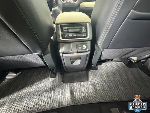 Used 2025 Subaru Ascent Limited AWD/4WD image 30