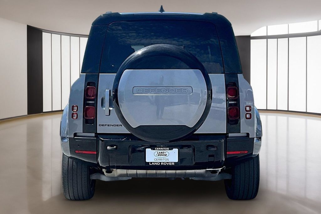 Certified 2024 Land Rover Defender 110 X-Dynamic SE AWD/4WD image 5