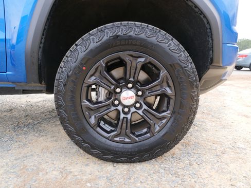 Certified 2023 GMC Canyon Elevation w/ Convenience Package image 11