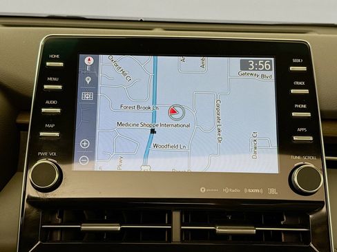 Used 2019 Toyota Avalon Limited image 16