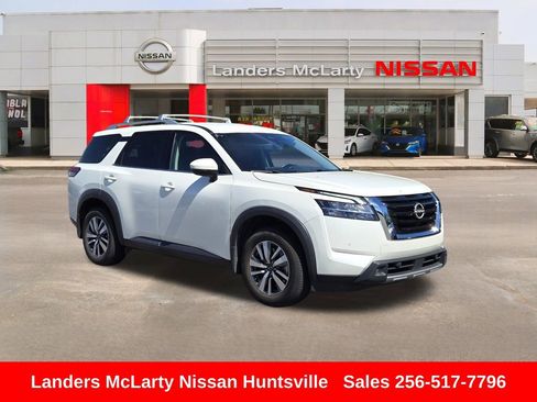 Used 2022 Nissan Pathfinder SL FWD image 1
