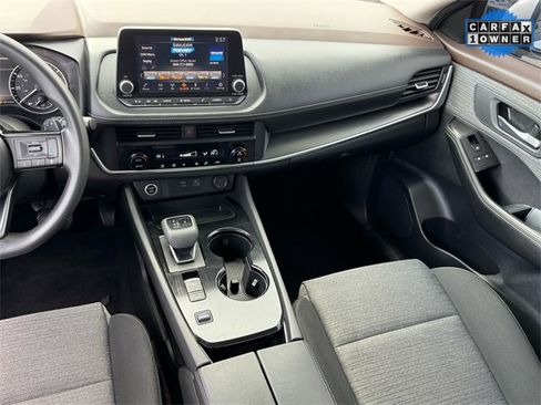 Used 2023 Nissan Rogue SV image 11