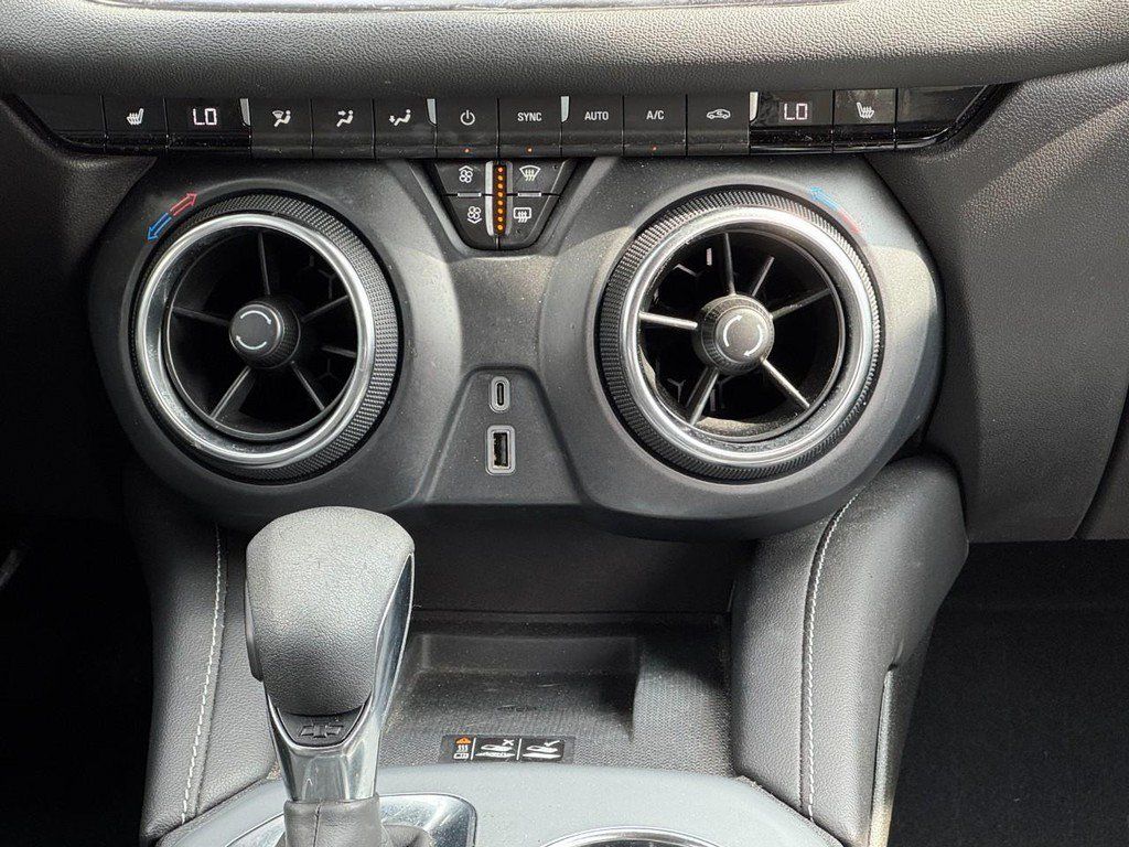Used 2024 Chevrolet Blazer LT w/ Convenience Package FWD image 17