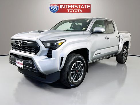 Certified 2024 Toyota Tacoma TRD Sport w/ TRD Sport Upgrade Package AWD/4WD image 3