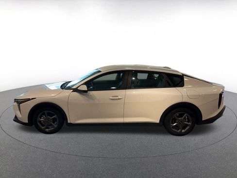 Used 2025 Kia K4 LXS image 9