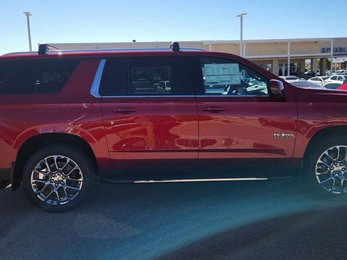 New 2026 Chevrolet Suburban LT w/ Comfort Package image 9