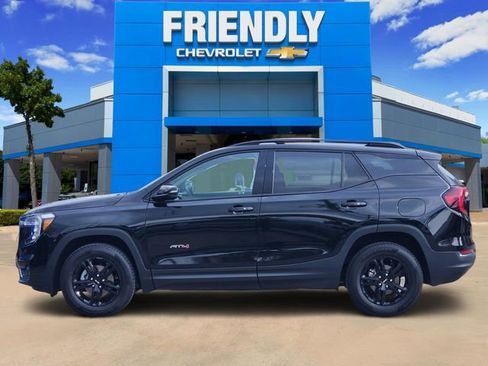 Used 2023 GMC Terrain AT4 image 4