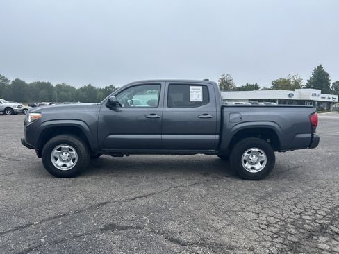 Used 2021 Toyota Tacoma SR AWD/4WD image 6