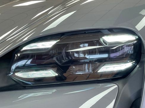 Used 2023 Porsche Taycan Turbo image 4