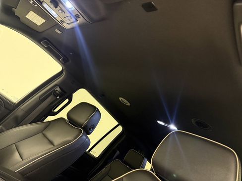 Used 2024 GMC Yukon XL SLT image 25