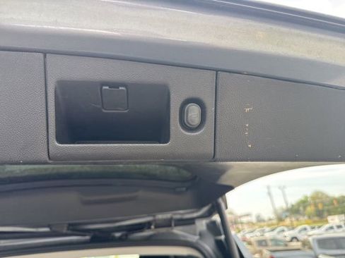 Used 2020 Chevrolet Suburban Premier image 30