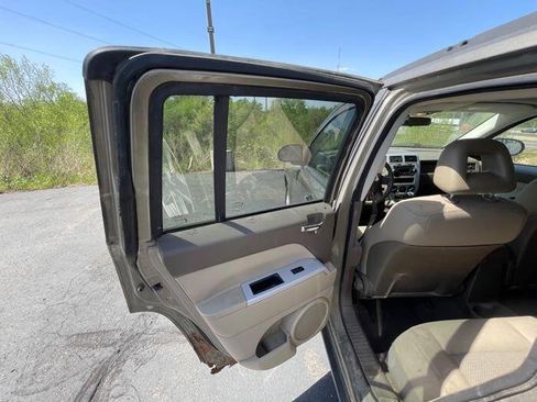 Used 2008 Jeep Compass Sport AWD/4WD image 24