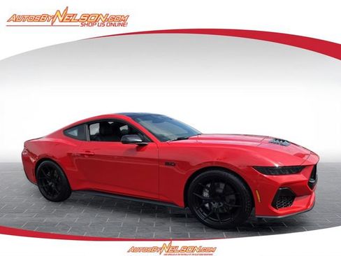 Used 2025 Ford Mustang GT Premium RWD image 1
