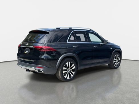 Used 2025 Mercedes-Benz GLE 450e 4MATIC image 3