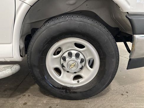 Used 2024 Chevrolet Express 2500 w/ Driver Convenience Package image 24