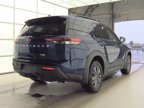 Used 2025 Nissan Pathfinder SV w/ SV Premium Package FWD image 5