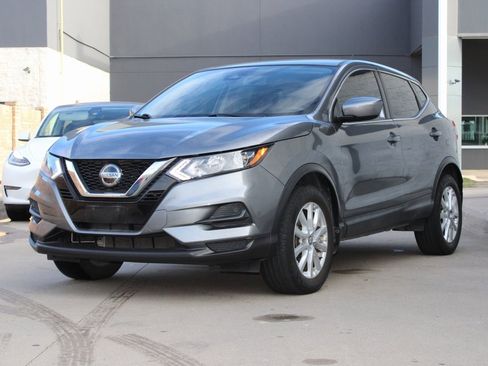 Used 2020 Nissan Rogue Sport S w/ Appearance Package image 2