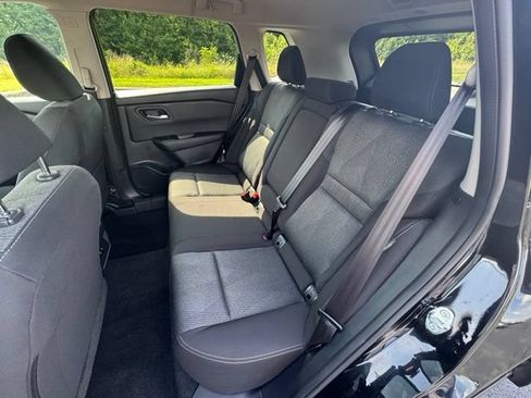 Used 2025 Nissan Rogue SV AWD/4WD image 17