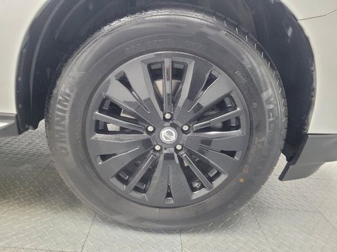 Used 2018 Nissan Pathfinder SL image 31