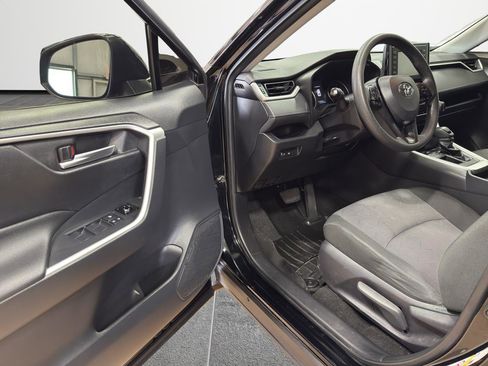 Used 2019 Toyota RAV4 XLE image 10