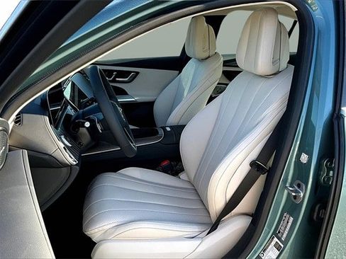 New 2026 Mercedes-Benz E 350 4MATIC Sedan image 12