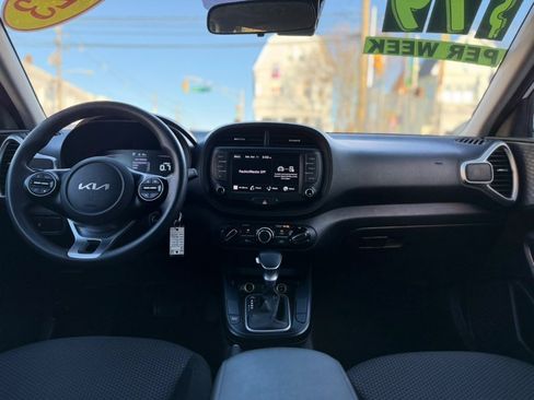 Used 2023 Kia Soul LX w/ Option Group 015 FWD image 19