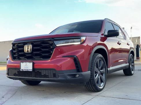 Used 2023 Honda Pilot Sport image 11