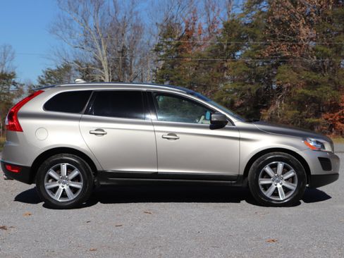 Used 2012 Volvo XC60 T6 image 2