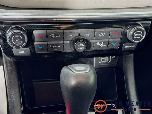 Used 2024 Jeep Compass Limited w/ Sun and Sound Group image 16