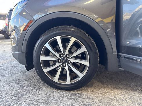 Used 2019 Lincoln MKC Reserve image 17