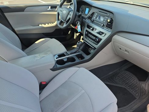 Used 2015 Hyundai Sonata SE FWD image 14