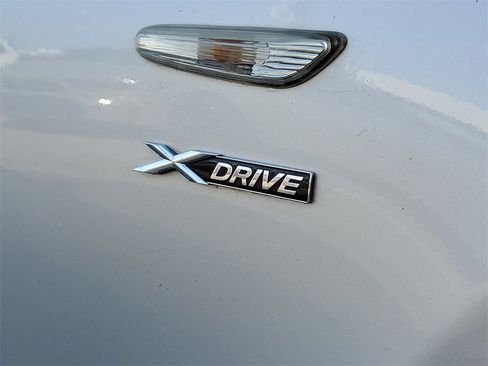 Used 2010 BMW 535i xDrive Wagon image 7