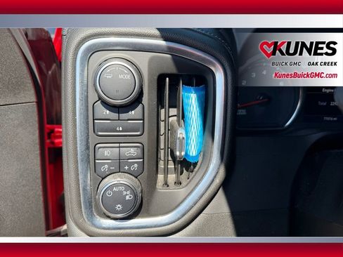 Used 2022 Chevrolet Silverado 2500 LT w/ Convenience Package image 7