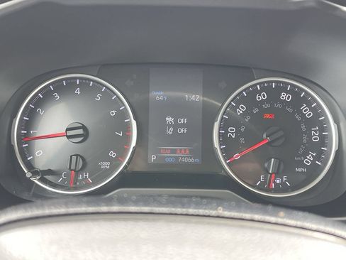 Used 2019 Toyota RAV4 LE w/ Carpet Mat Package AWD/4WD image 28