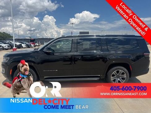 Used 2024 Jeep Wagoneer L Series II RWD image 2