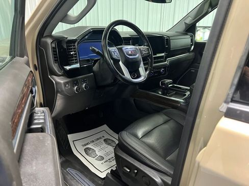 Used 2022 GMC Sierra 1500 Elevation w/ Elevation Premium Package image 2