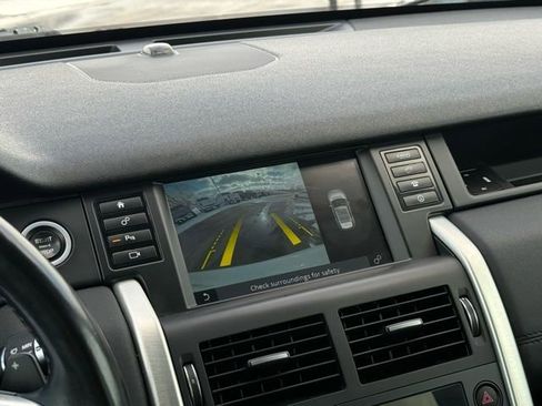Used 2017 Land Rover Discovery Sport HSE image 6