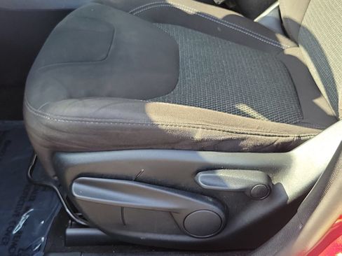 Certified 2020 Jeep Cherokee Latitude w/ Cold Weather Group FWD image 16