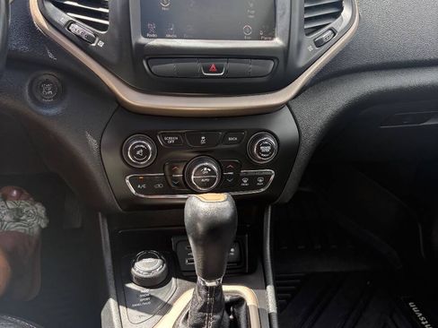 Used 2014 Jeep Cherokee Limited AWD/4WD image 21