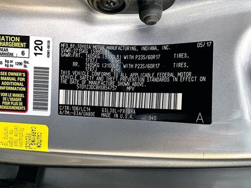 Used 2017 Toyota Sienna XLE image 28