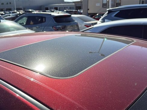 Used 2019 Toyota Avalon Limited image 10