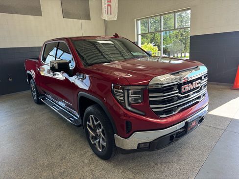 Used 2024 GMC Sierra 1500 SLT w/ SLT Premium Plus Package AWD/4WD image 3