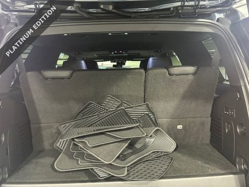 Used 2020 Cadillac Escalade Platinum image 31