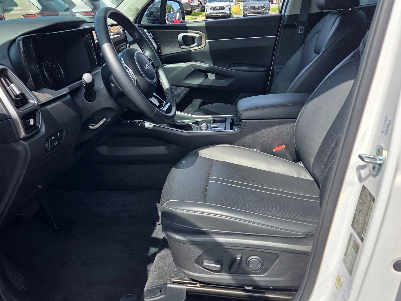 Used 2023 Kia Sorento EX FWD image 5
