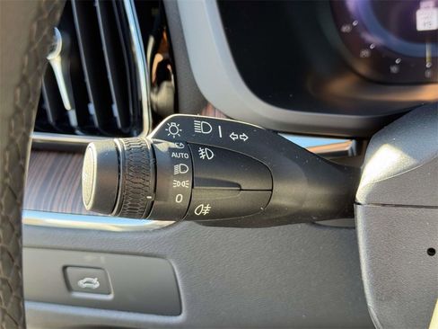 Used 2023 Volvo XC60 B5 Plus w/ Climate Package image 21