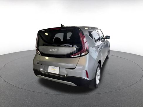 Used 2025 Kia Soul LX w/ LX Technology Package image 12