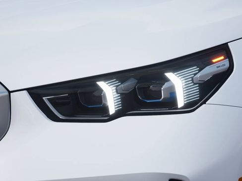 Used 2025 BMW 530i image 36